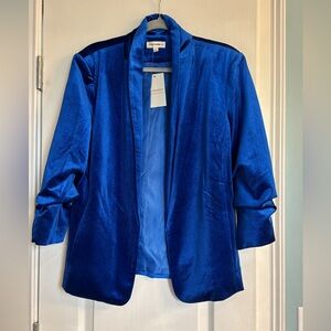 ee:some brand new blazer! Crushed velvet! Stunning blue! Size medium!!!! NWT!!!!